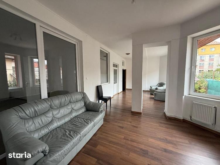 Casă cu 4 camere cu Teren 430 Mp în Cetate