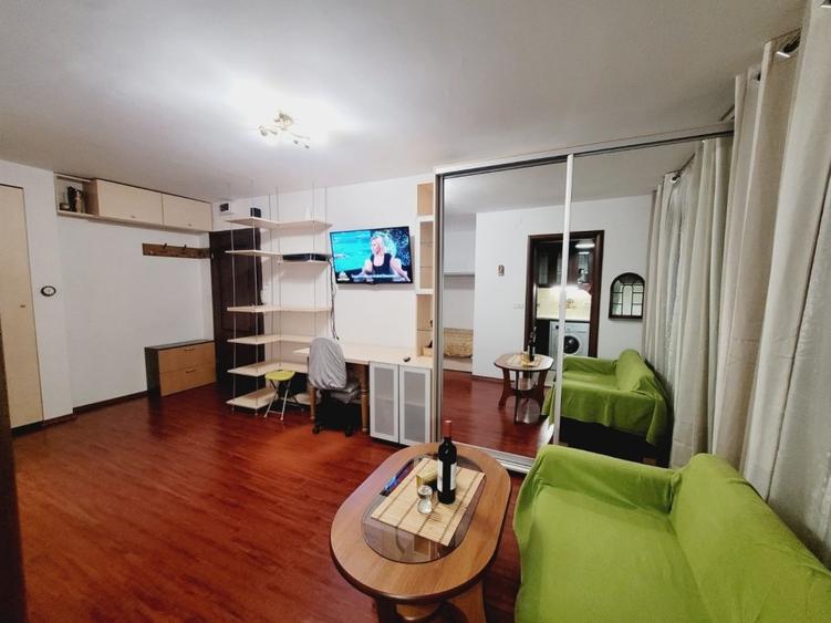 Garsonieră decomandată, mobilată în Tineretului