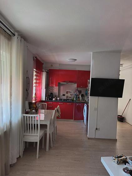 Apartament cu 3 camere decomandat în Berceni