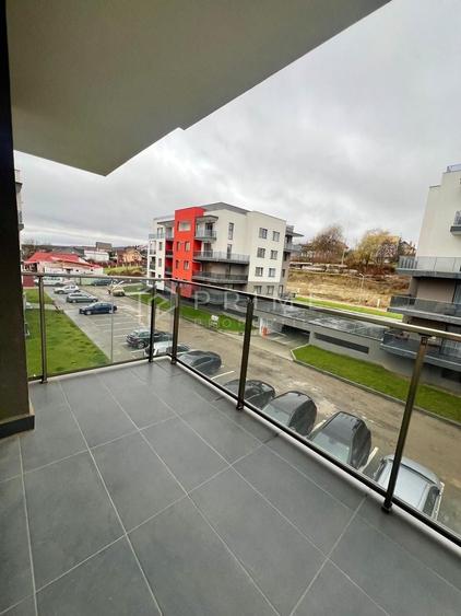 Apartament cu 3 camere decomandat în Livezeni
