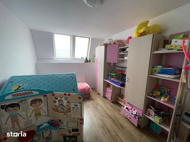 Apartament cu 4 camere decomandat în Rogerius