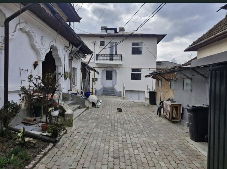Casă cu 3 camere în Central
