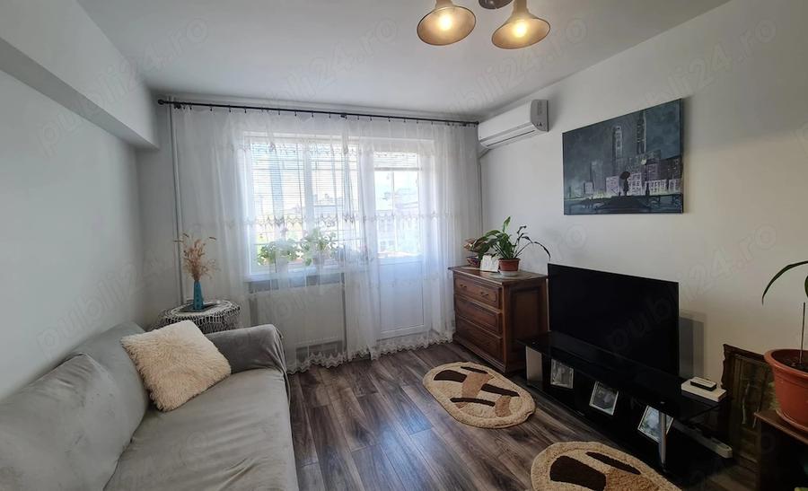 Apartament cu 2 camere semidecomandat în Traian