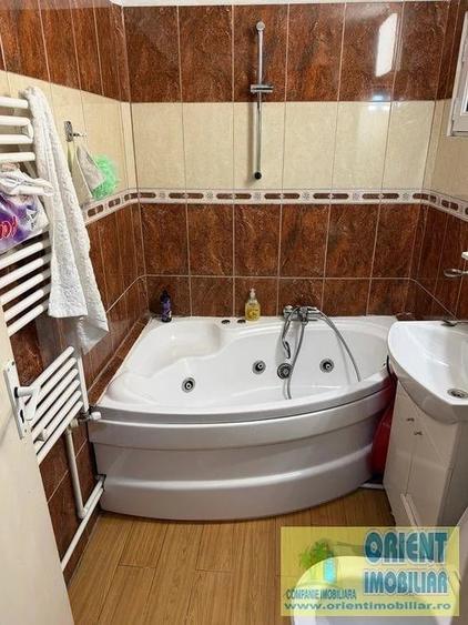 Apartament cu 2 camere decomandat în Km 4