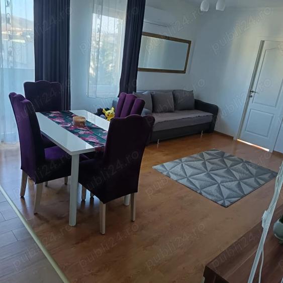 Apartament cu 3 camere semidecomandat în Florești