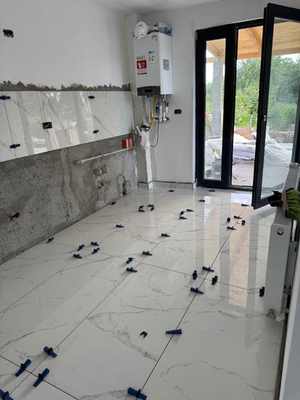 Casă cu 3 camere în Central