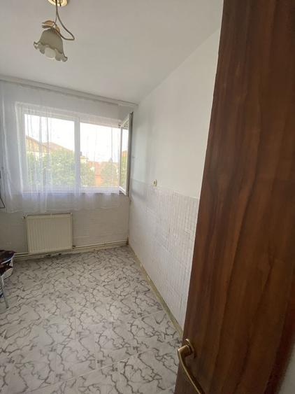 Apartament cu 2 camere semidecomandat în Exterior Vest