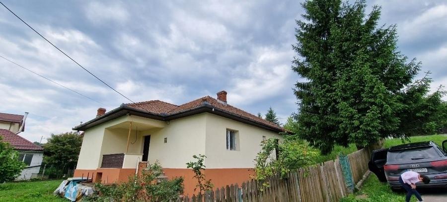 Casă cu 4 camere în Central