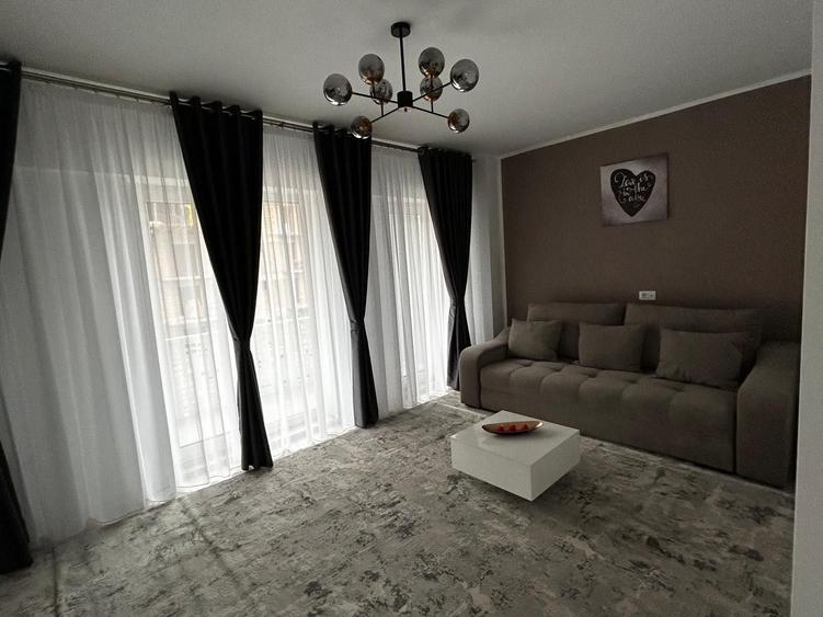 Apartament cu 2 camere decomandat în Exterior Vest