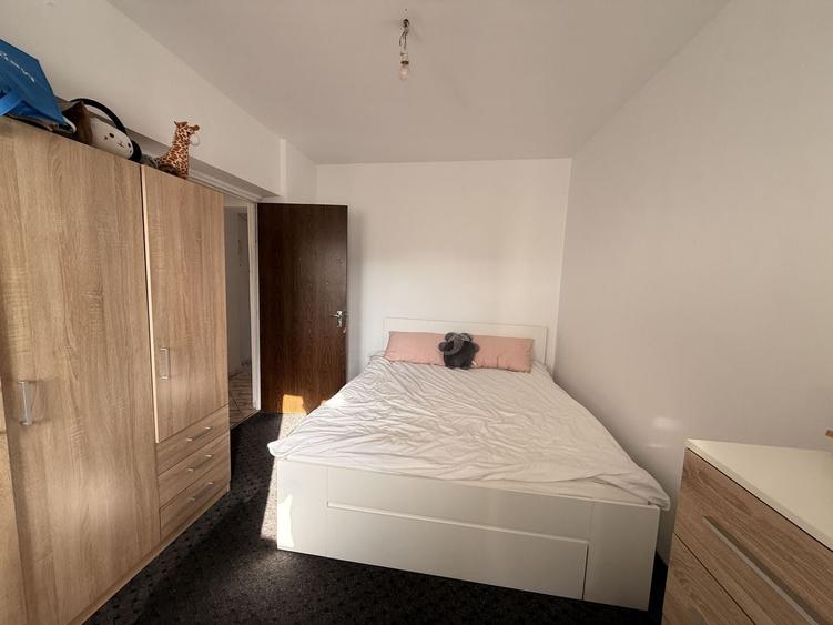 Apartament cu 5 camere decomandat, mobilat în Bucur Obor
