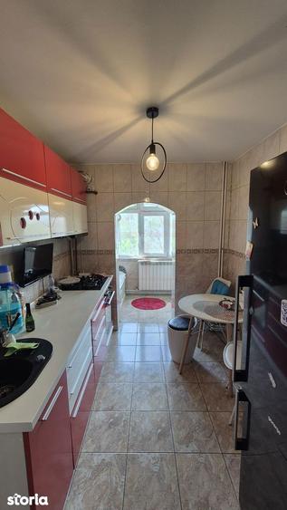 Vanzare apartament 3 camere micro 16 , 60mp, pret 78.000E (negociabil) - 3