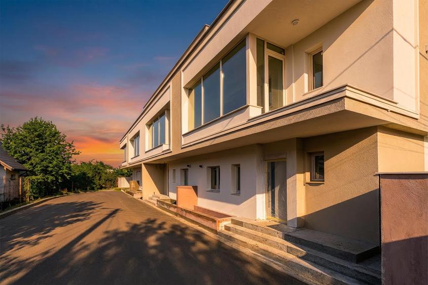 Casă individuală cu 4 camere cu Canalizare în Central