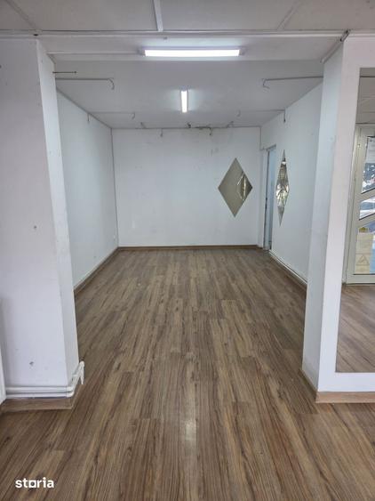 Spațiu comercial, de 58 mp, în Micro 14