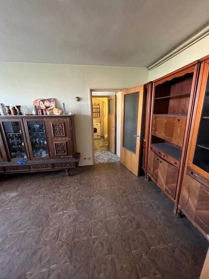 Apartament cu 2 camere semidecomandat în Titan