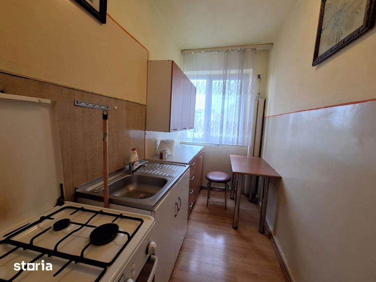 Apartament cu 3 camere semidecomandat, mobilat în Iosefin