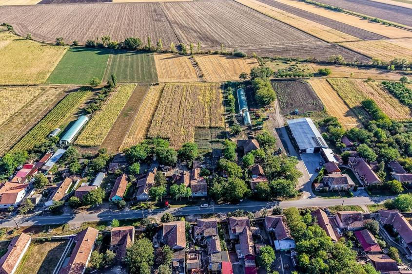 Casă individuală cu 3 camere cu Canalizare în Dorobanți