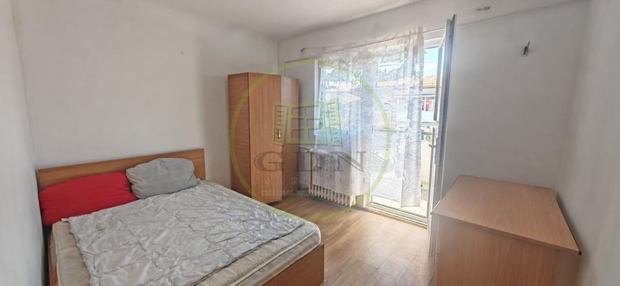 Apartament cu 4 camere decomandat în 1 Mai