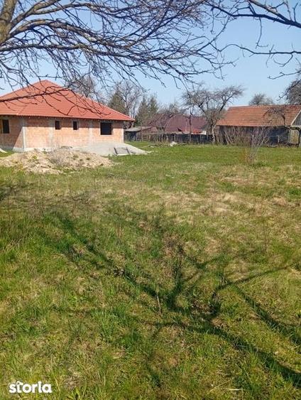 Teren de 1000 mp, în Central