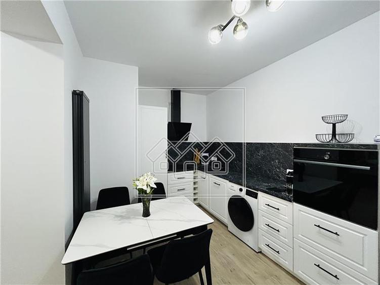 Apartament cu 2 camere semidecomandat în Ultracentral