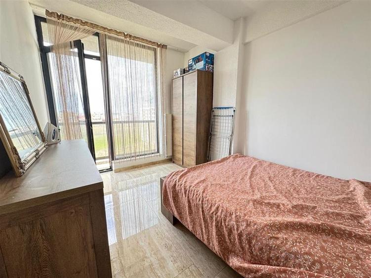 Apartament cu 2 camere semidecomandat, mobilat în Exterior Est