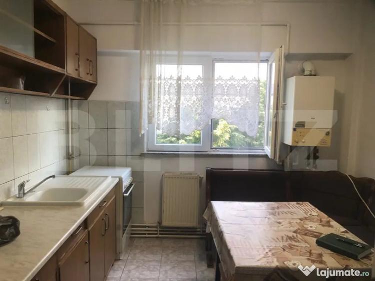 Apartament cu 2 camere decomandat în Micro 17