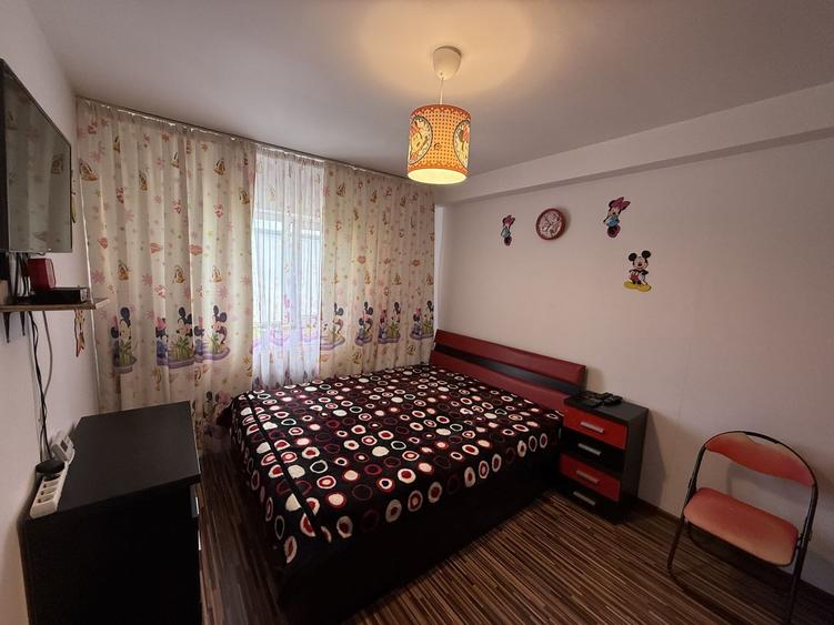 Apartament cu 2 camere semidecomandat, mobilat în Central