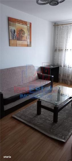 Apartament cu 2 camere semidecomandat în Podu Roș