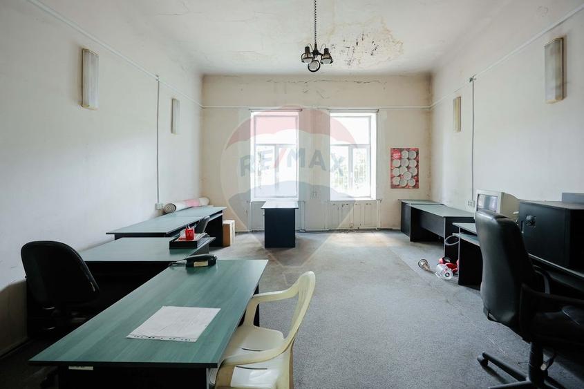 Apartament cu 3 camere decomandat în Ultracentral