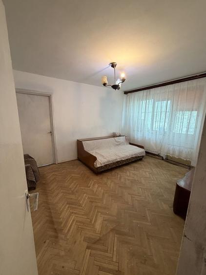 Apartament cu 2 camere semidecomandat în Mărășești