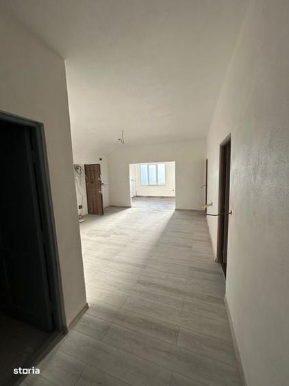 Apartament cu 4 camere în Decebal