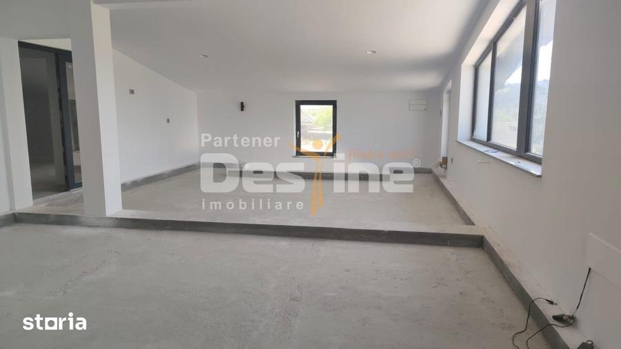 Spațiu comercial, de 386 mp, în Bălteni