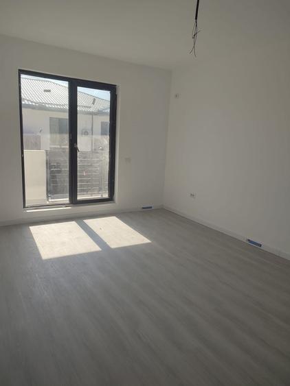 Apartament cu 2 camere decomandat în Est
