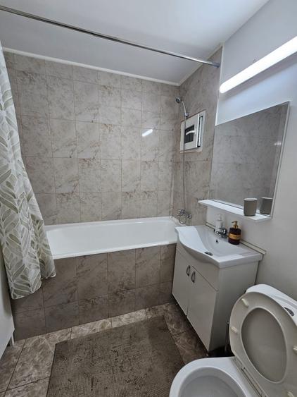 Apartament cu 3 camere decomandat în Dristor