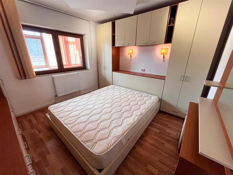 Apartament cu 2 camere decomandat, mobilat în Nicolina