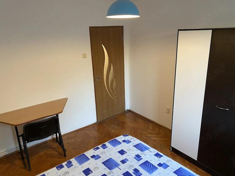 Apartament cu 3 camere semidecomandat în Central