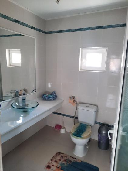 Casă cu 3 camere cu Teren 70 Mp în Exterior Vest