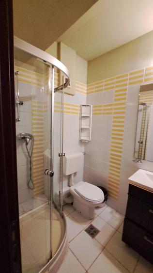 Apartament cu 3 camere decomandat, mobilat în Băneasa