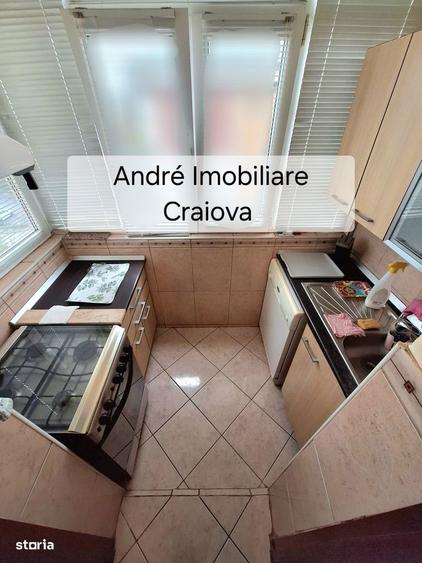 Apartament cu 2 camere decomandat în Calea București