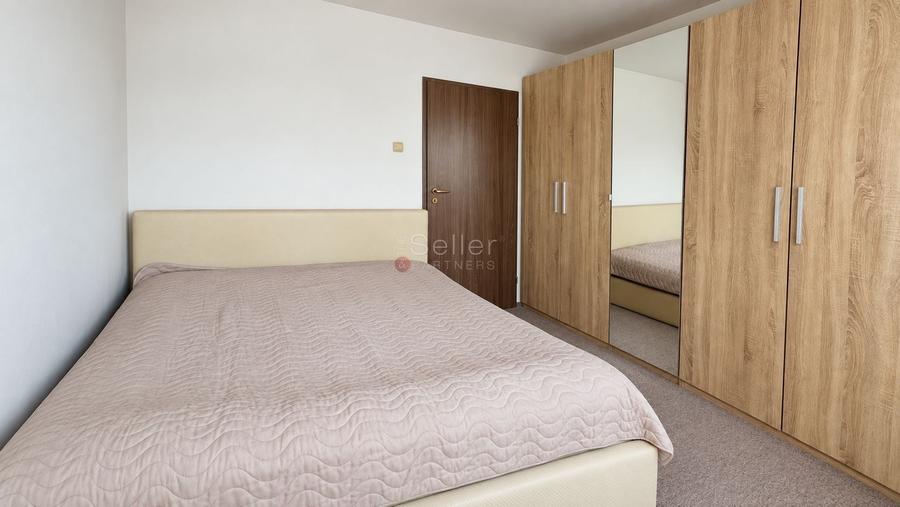 Apartament cu 3 camere decomandat, mobilat în Central