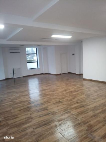 Spațiu comercial, de 107 mp, în Central