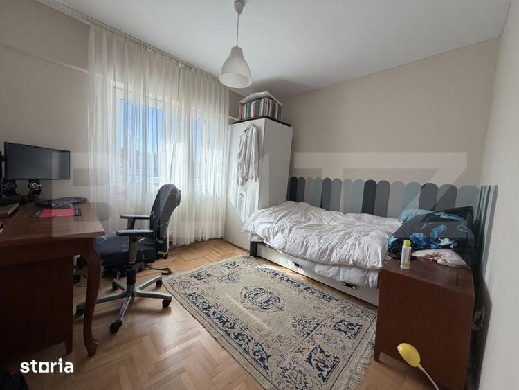 Apartament cu 4 camere decomandat în Central