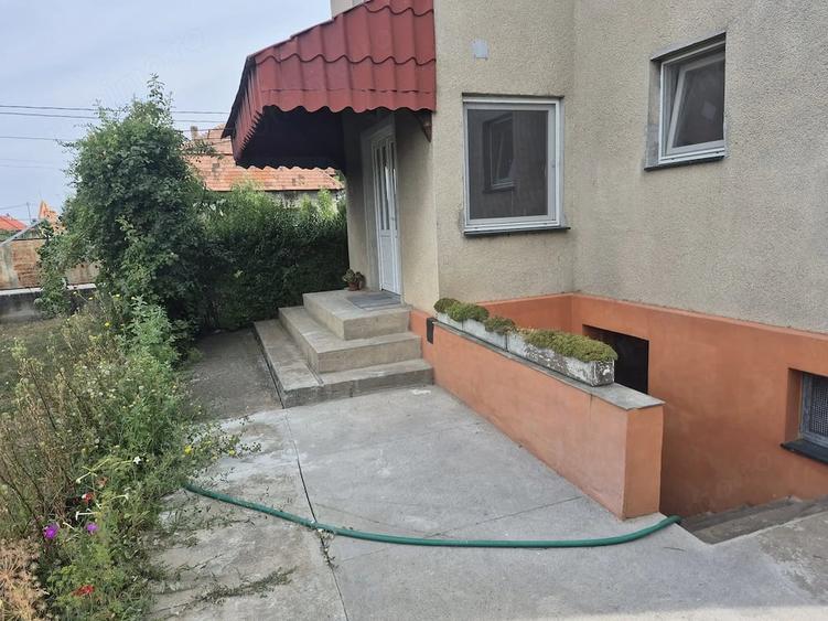 Casă cu 7 camere cu Teren 800 Mp în Becicherecu Mic