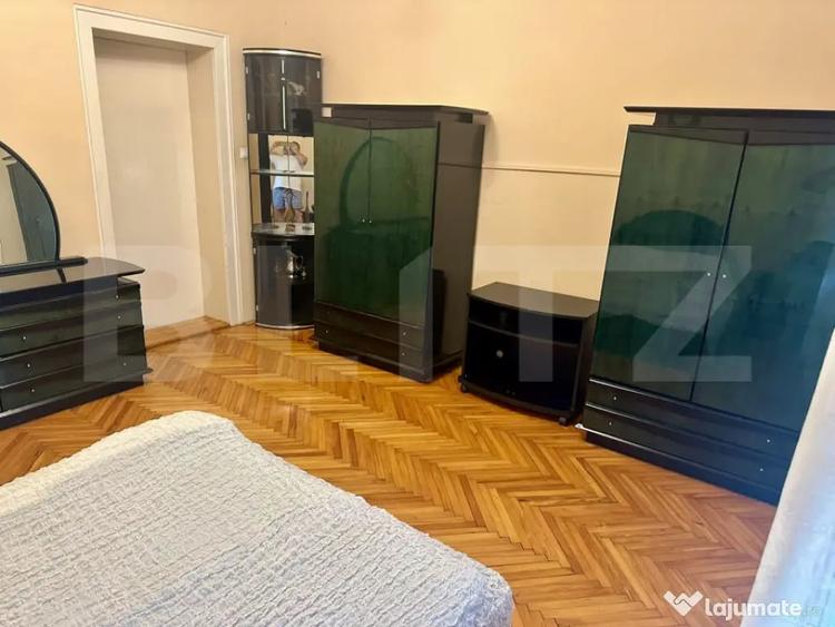 Apartament cu 3 camere decomandat în Central