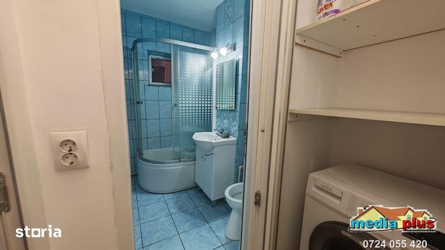 Apartament cu 3 camere decomandat în Micro 17