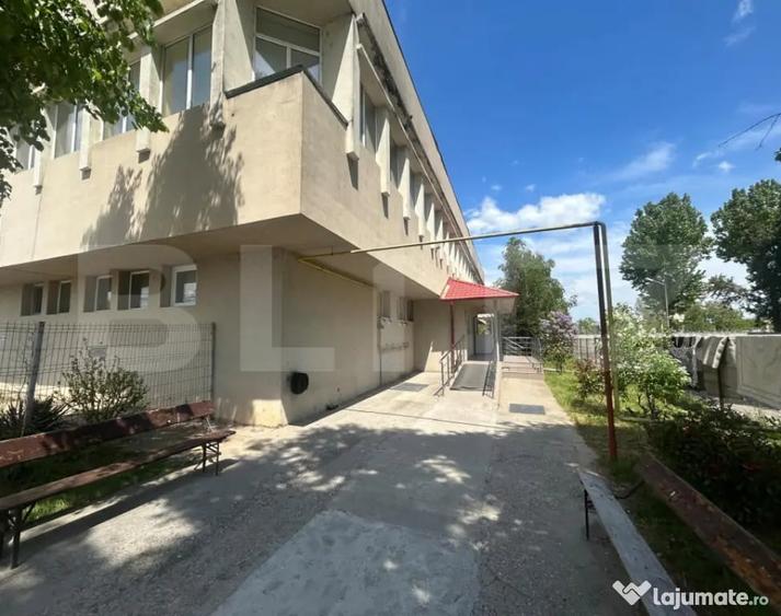 Spațiu comercial, de 1,967 mp, în Industrială