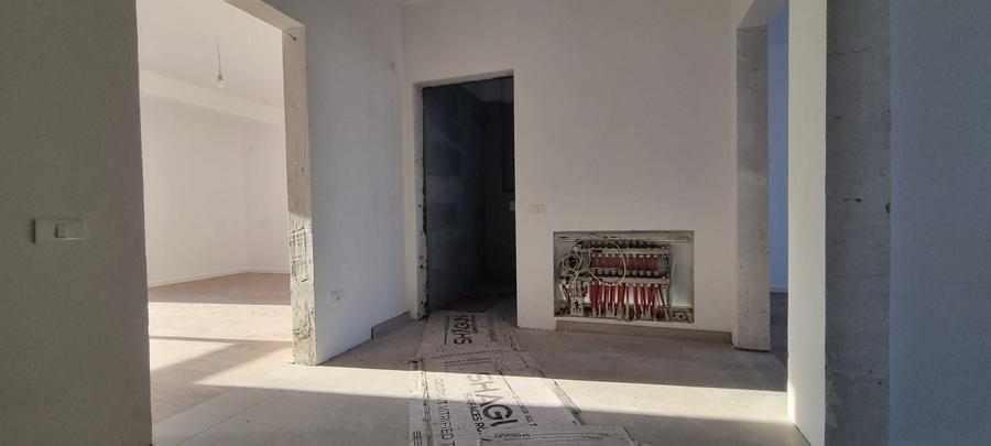 Casă individuală cu 5 camere cu Canalizare în Nord