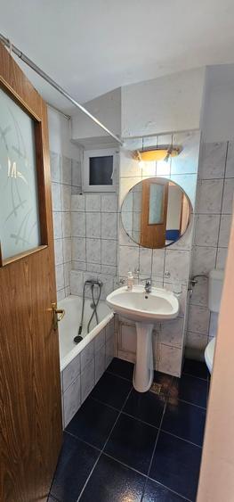 Apartament cu 3 camere decomandat, mobilat în Clucerului