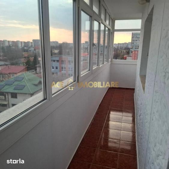 Apartament cu 3 camere, mobilat în Titan