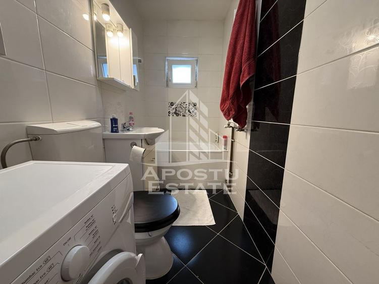 Apartament cu 3 camere semidecomandat, mobilat în Soarelui