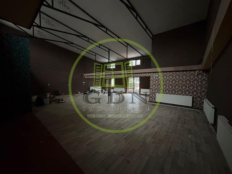 Spațiu comercial, de 600 mp, în Rovine
